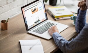 Por que sua empresa precisa de um site para fazer novos negócios?